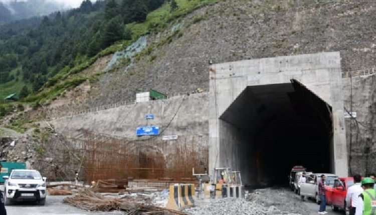 MD NHIDCL inspects Z-Morh, Zojila tunnel projects; Reviews progress of ongoing works