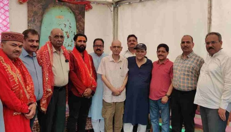 Langar Seva : Vishwa Hindu Parishad and NIA Superintendent Acknowledge SAYWS's Noble Endeavors