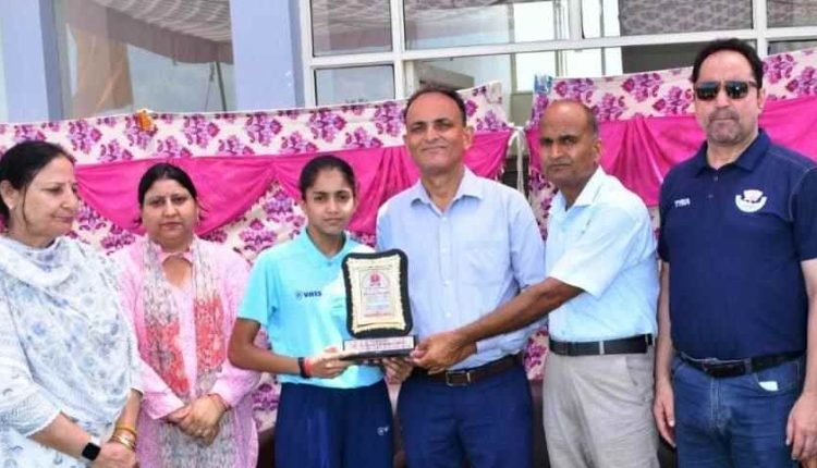 Joint Director YSS felicitates Jiya Manhas for bagging Ist Position at Moscow Wushu C'ship