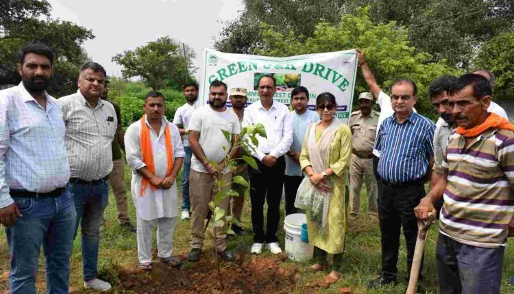 DC Jammu Avny Lavasa conducts extensive tour of Khour area 