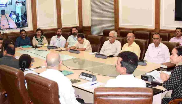 Trade Union Leaders Meet Labour Secretary to Address Challenges Faced by Labourers