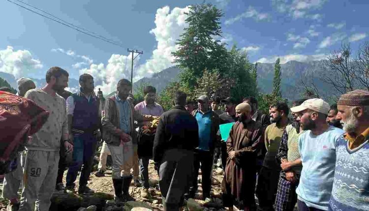 Distt Admin Ganderbal takes prompt action to ensure safety after cloud burst stuck Gujjar Pati Preng