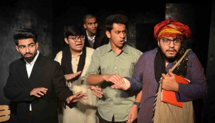 A Courtroom Drama Unfolds in Natrang's 'Free Style Gawahi' ; A Captivating Play in Hindi