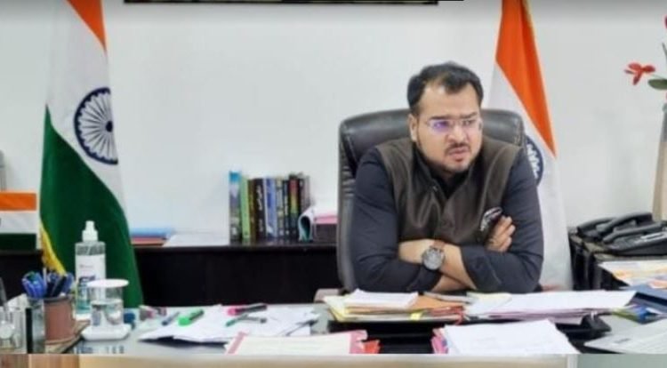 DC discusses action plan for maiden Special Passport Drive in Poonch
