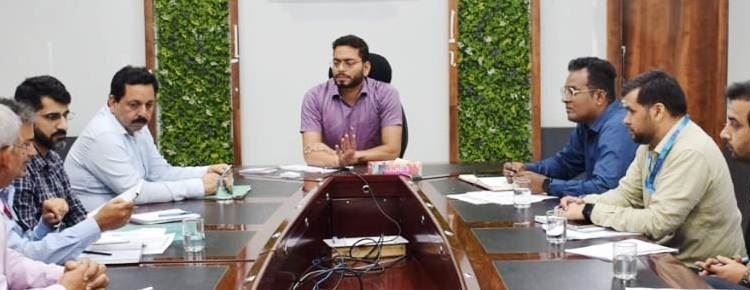 DC reviews implementation of PM-FBY scheme in Udhampur