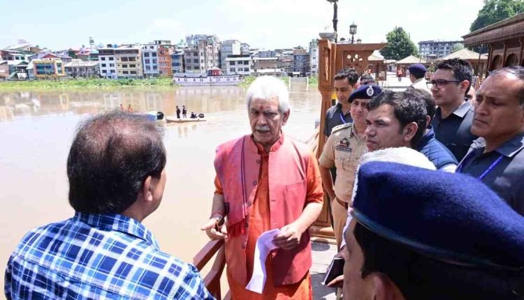 Lt Governor's Visit to Zero Bridge Emphasizes Urgency in Implementing Flood Management Projects