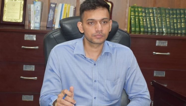 DC Kathua Rakesh Minhas reviews progress of JJM schemes