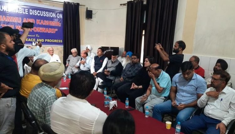 Round-Table Conference on Jammu and Kashmir: Political Leaders Assert J&K Cannot be Governed from Delhi's 'Remote Control