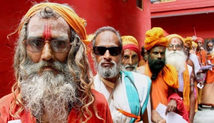Fresh Batch of 7,245 Pilgrims Sets Off from Jammu for Amarnath, amid Chants of 'Bam Bam Bhole' Fill the Air