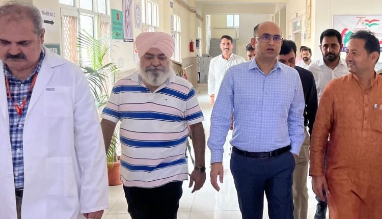 Bhupendra Kumar, Secretary of Health and Medical Education Department, Visits Gangyal Hospital, Acknowledges Doctor Shortage