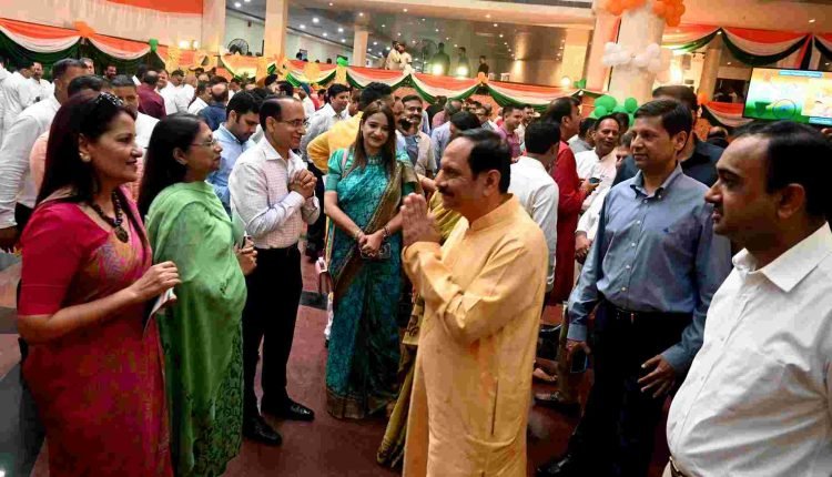 Advisor Bhatnagar hosts ‘At Home’ in Jammu
