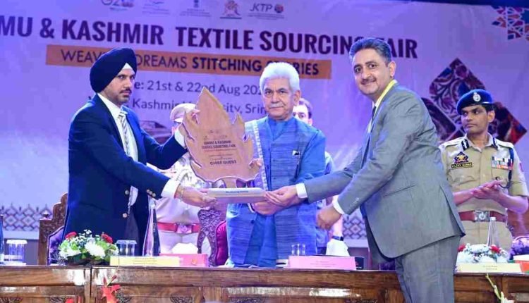 Lt Governor inaugurates International Buyer-Seller meet in Srinagar aimed at promoting the export of handloom & handicraft products
