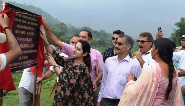 DC Udhampur Saloni Rai lays foundation stone of intake and RSFP for WSS Jakhar