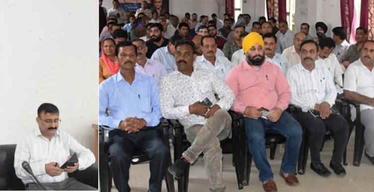 DC presides over weekly Block Diwas at Udhampur;Listens to scores of public issues, demands