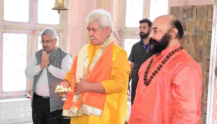 Lt Governor performs Pujan of Shri Amarnathji Chhari Mubarak
