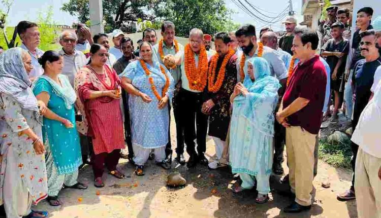 Govt working on simultaneous projects to change J&K’s development profile: Kavinder