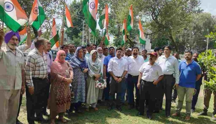 DC Rajouri unveils Silaphalakam (Memorial Plaque) at Amritsarover at Panchayat Kalalkass-B