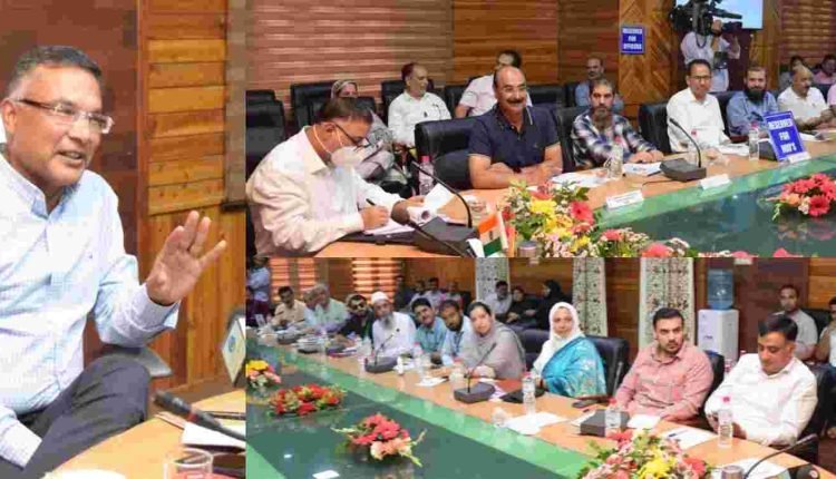 Shailendra advises farmers to maximize benefits of Government schemes in agri-allied sector