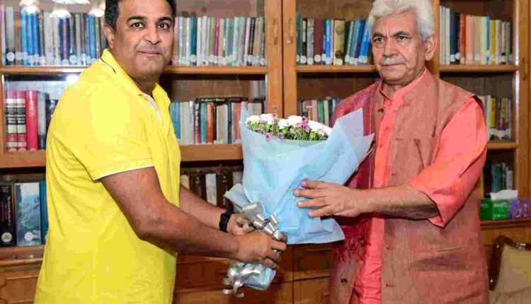 National Business Head, Retail & Business Banking, ICICI Bank calls on Lt Governor