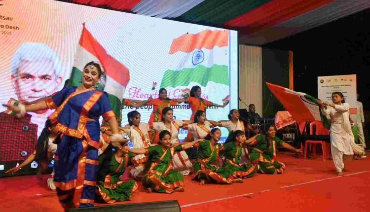 Mega Cultural Event under Azaadi Ka Amrit Mahotsav & Meri Maati Mera Desh witnesses overwhelming public response at Bahu Plaza