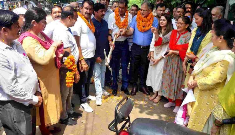 Around 6 centuries back there were only Hindus in Kashmir; Kavinder endorses Azad’s statement