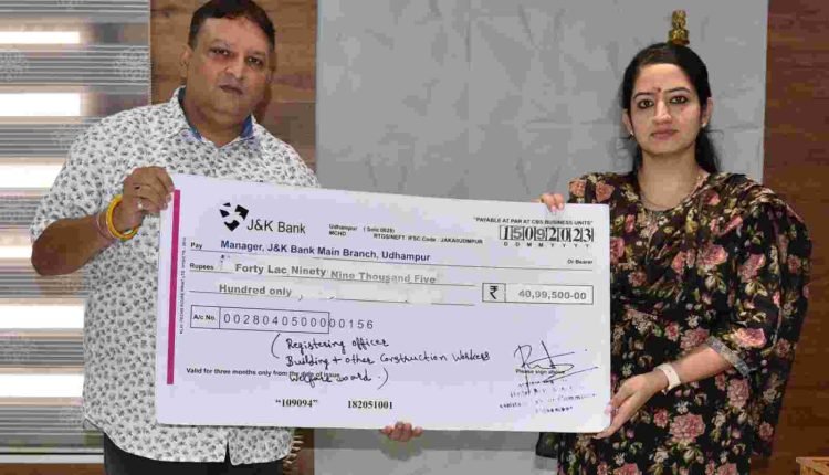 Labour Department Udhampur extends Educational aid to wards of Registered Workers