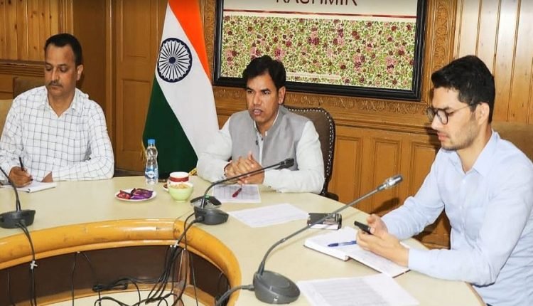 Resolve issues of PM Package & Minorities category employees: Div Com to DCs