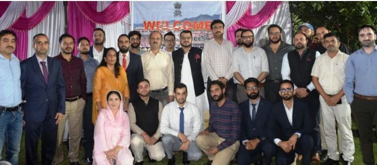 Deputy Commissioner Poonch hosts Interaction-cum-Felicitation function for newly qualified JKAS candidates  