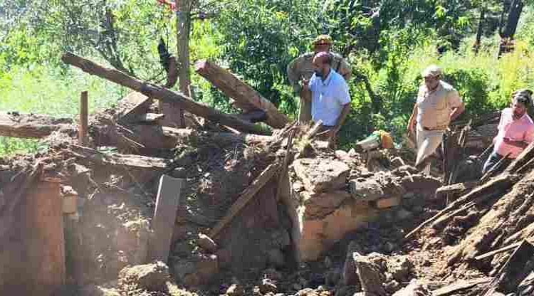 2 structures demolished, 21 kanal forest land retrieved in Ramban