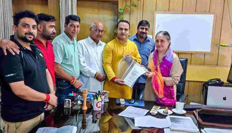 BJP OBC Morcha calls on Principal Secretary Social Welfare Sheetal Nanda apprised her about  Grievances of the OBC's