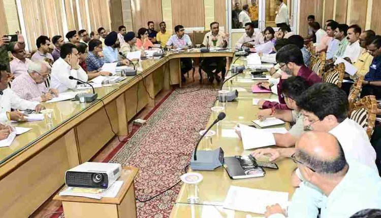 Div com Ramesh Kumar reviews arrangements for Navratra Festival at Katra