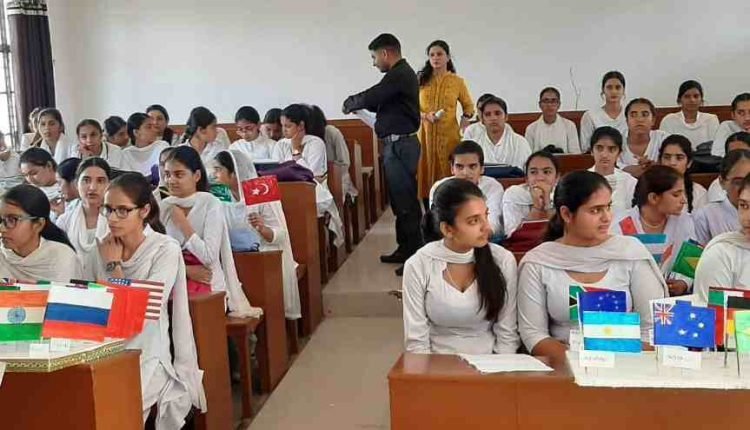 Fortnightly activities on Gandhi Jayanti celebrations concludes in GCW Udhampur