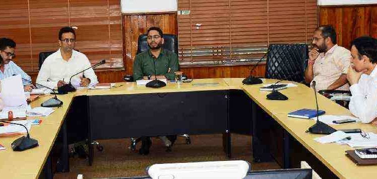 Motivated officials, periodic goals required to spearhead development of district: DDC Jammu