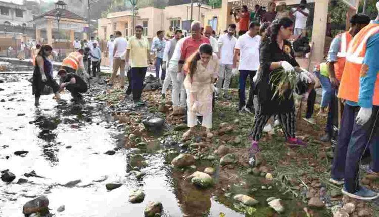 Udhampur Administration launches Grand Cleanliness, Sanitation Campaign under Swachhta Abhiyan