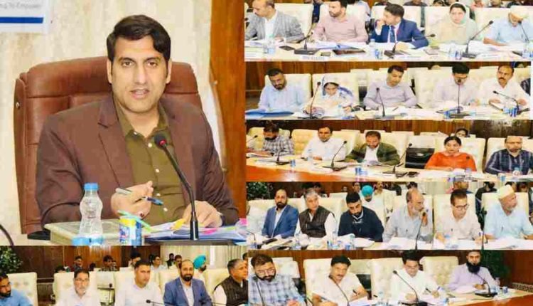 DC Srinagar chairs District Level Bankers Review Committee Meet; Stresses on 100% coverage under Digital Payment Ecosystem