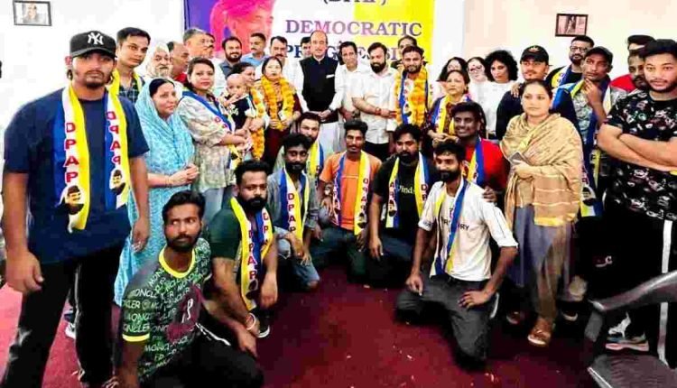 Azad seeks LG admin intervention in redressal of Jammu issues