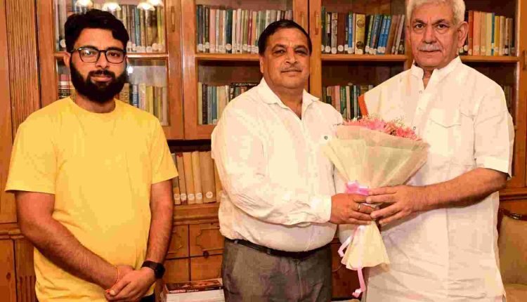 Former MLA Sh Daleep Singh Parihar Meets with Lieutenant Governor Shri Manoj Sinha at Raj Bhavan