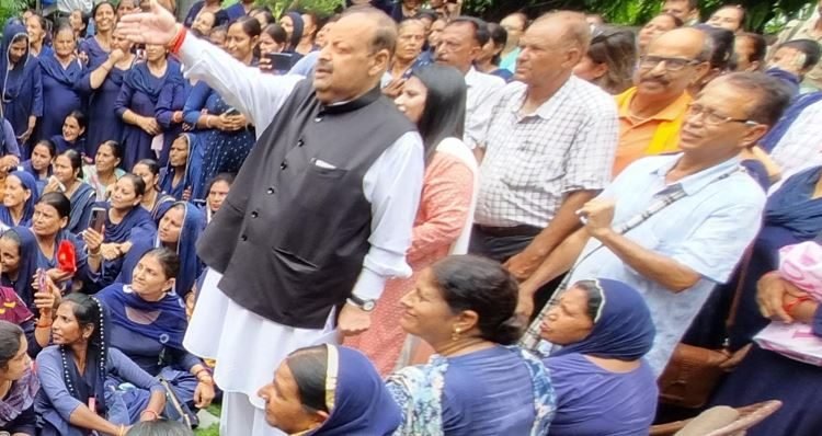 ASHAs are frontline health workers, serve humanity: Rana