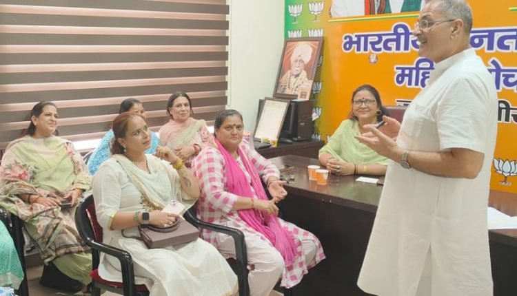 Kavinder urges BJP Mahila Morcha cadre to gear up for upcoming ULB polls