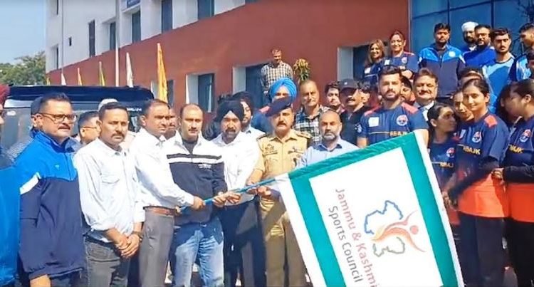 Div Com flags off J&K contingent to participate in 37th National Games to be held at Goa