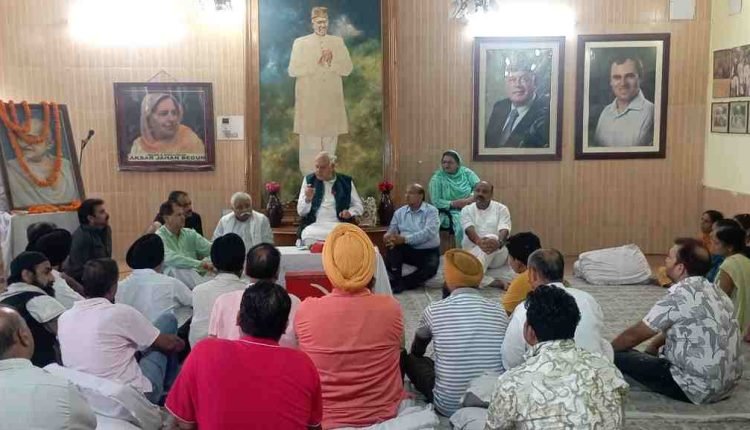 Dr. Farooq Abdullah leads party functionaries in offering floral tributes to Mahatma Gandhi on his 154th Jayanti 