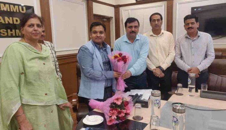 Dr. Piyush Singla assumes charge of Secretary, PD&MD; assesses departmental working