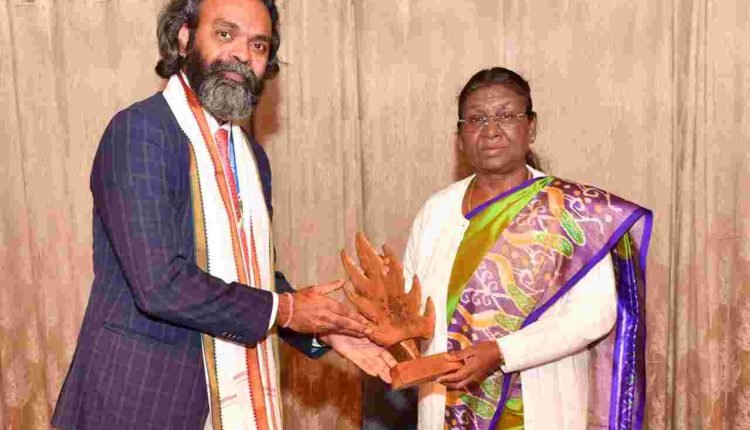 Director NIT Srinagar calls upon President of India during her visit to J&K