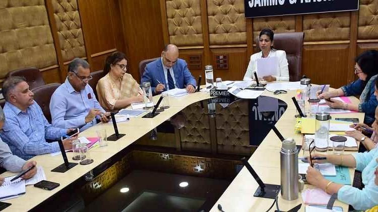 Yasha Mudgal reviews functioning of Cooperative Deptt