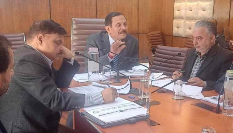 Advisor Bhatnagar reviews performance, functioning of School Education Deptt