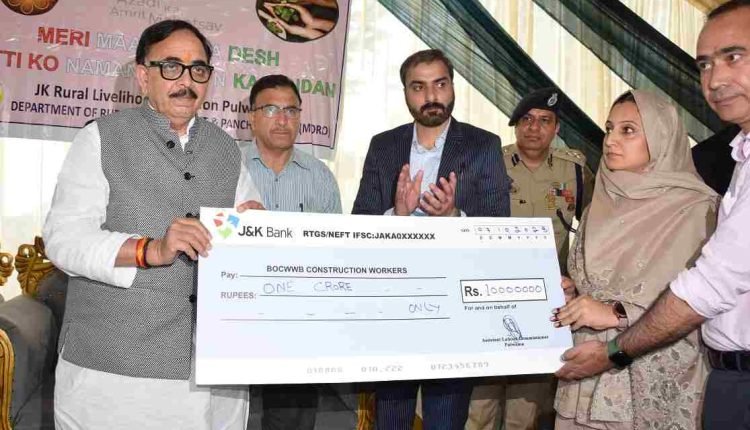 Union Minister for Heavy Industries, Public Enterprises Dr. Mahendra Nath Pandey visits Pulwama