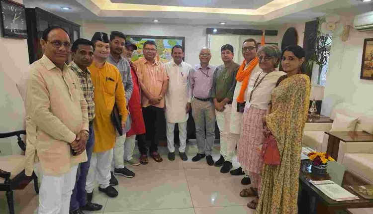 Surjit Choudhary meets Union Secretary of Panchayati Raj in Delhi, submits memorandum