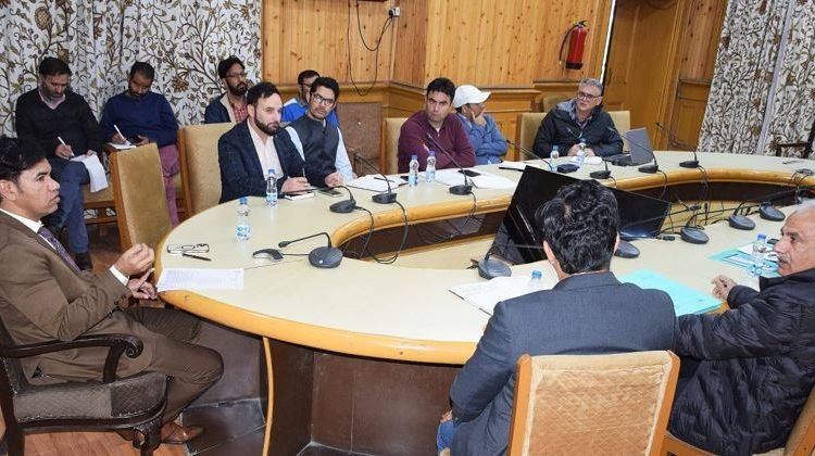 Div Com Kashmir directs completion of work on Bemina, Nowgam flyovers; BT of Roads