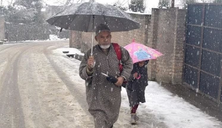Jammu and Kashmir Gears Up for Extended Period of Moderate Rain and Snowfall Starting Saturday