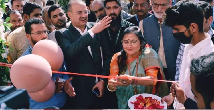 CS e- inaugurates Geo-science Museum at SIDCO Budgam